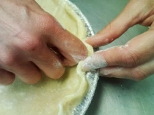 creating a fluted edge on a gluten free pie crust